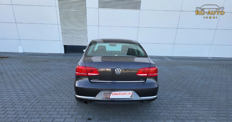 Volkswagen Passat cena 33900 przebieg: 240000, rok produkcji 2011 z Skawina małe 704